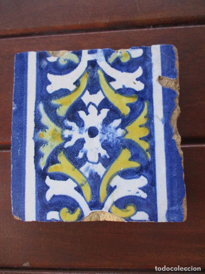 Antig&uuml;edades: Azulejo pintado siglo XVII - Foto 1