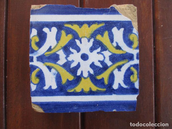 Antig&uuml;edades: Azulejo pintado siglo XVII - Foto 1