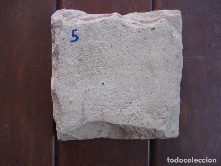 Antig&uuml;edades: Azulejo pintado siglo XVII - Foto 2