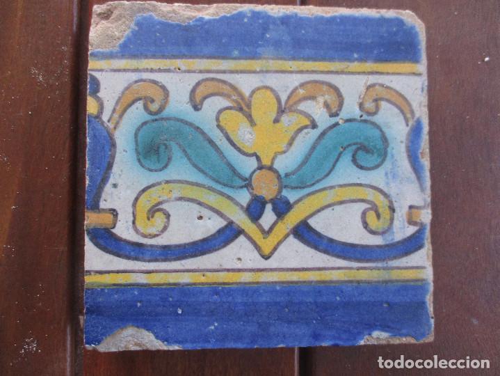 Antig&uuml;edades: Azulejo pintado siglo XVII - Foto 1