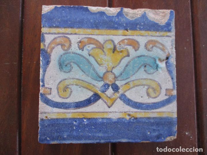 Antig&uuml;edades: Azulejo pintado siglo XVII - Foto 1