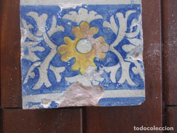 Antig&uuml;edades: Azulejo pintado siglo XVII - Foto 1