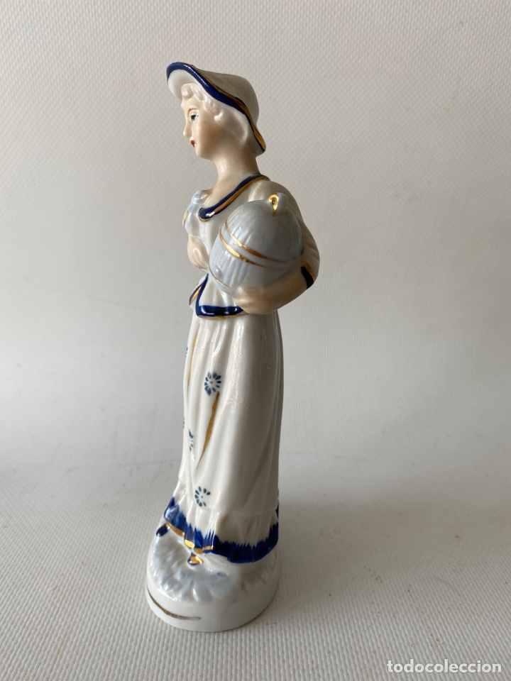 Antig&uuml;edades: Figura de mujer en porcelana. - Foto 3