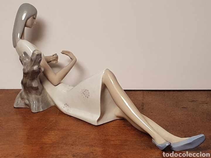 Antig&uuml;edades: Joven con margarita - Lladro - Foto 5