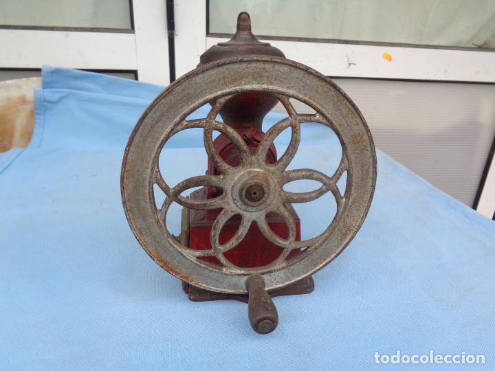 Antiques: ANTIGUO MOLINILLO DE CAF&Eacute; CON RUEDA MJF ORIGINAL
