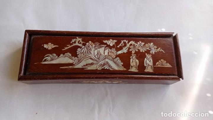 Antigüedades: Caja plumier. Vietnam. Madera con incrustaciones de nacar. 18 x 6 cm - Foto 1 - 247310015