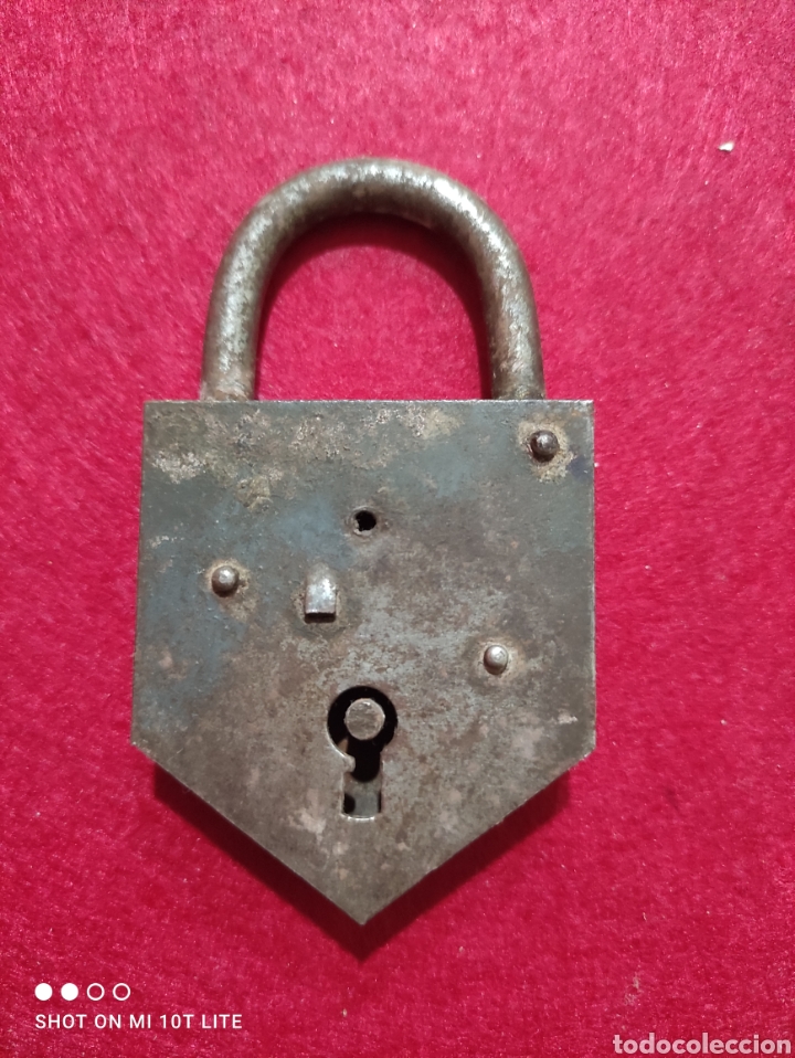 Antig&uuml;edades: Candado antiguo sin llave