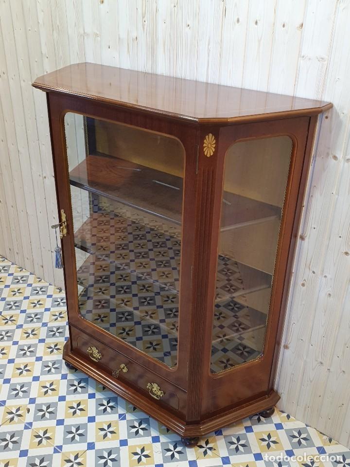 Antig&uuml;edades: VITRINA EXPOSITORA CON MARQUETERIA - Foto 4