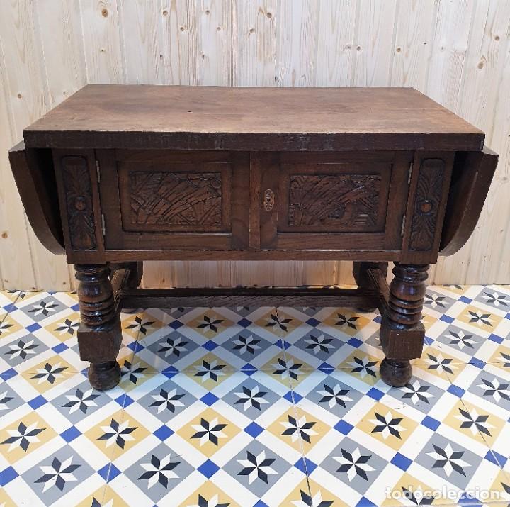 Antig&uuml;edades: ANTIGUA MESA TALLADA CON ALAS - Foto 2
