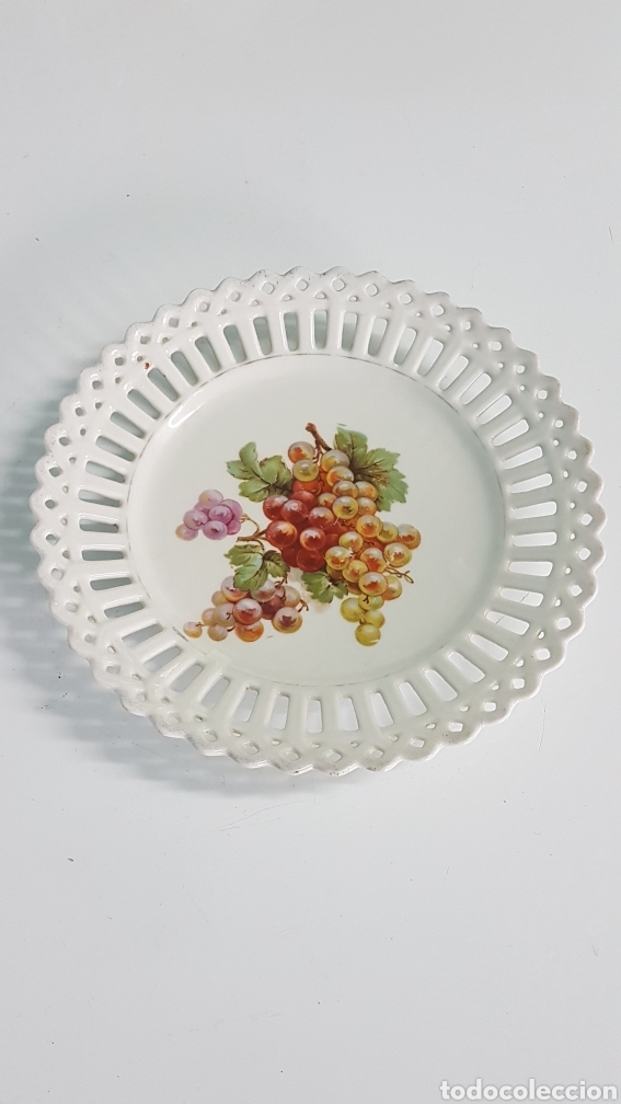 Antig&uuml;edades: PLATO PORCELANA CON ENCAJES - Foto 1