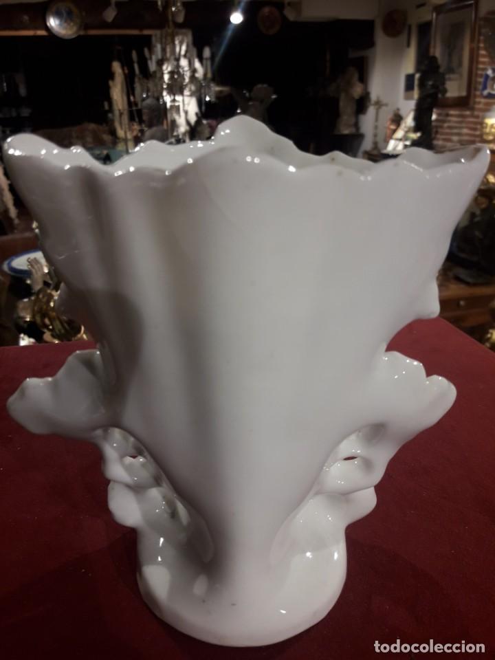 Antig&uuml;edades: Florero porcelana - Foto 5