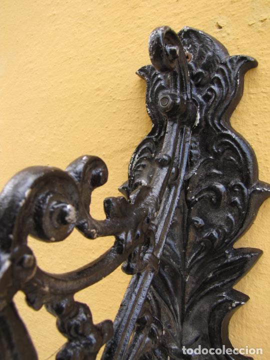 Antig&uuml;edades: Lampara botiva de aluminio fundido. Quinqu&eacute; de lat&oacute;n y opalina - Foto 8