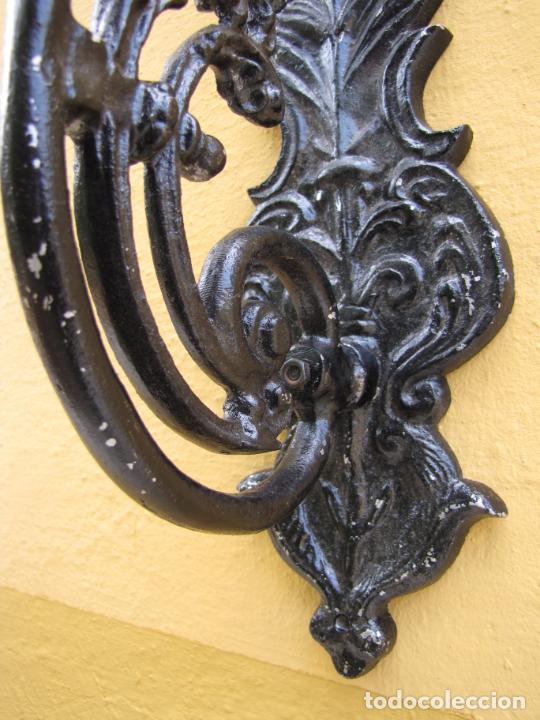 Antig&uuml;edades: Lampara botiva de aluminio fundido. Quinqu&eacute; de lat&oacute;n y opalina - Foto 9