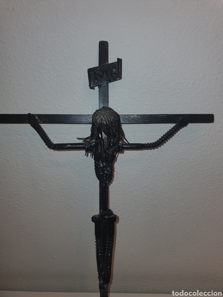 Antig&uuml;edades: Crucifijo met&aacute;lico - Foto 2