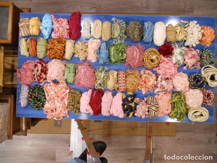 Antig&uuml;edades: MAGIFICO LOTE DE 62 RETALES DE ANTIGUAS PASAMANERIAS SURTIDAS - VER FOTOGRAFIAS -