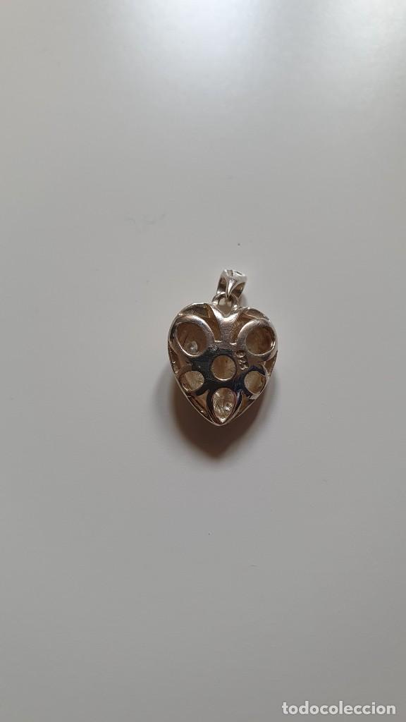Antig&uuml;edades: Colgante de plata en forma de corazon - Foto 3