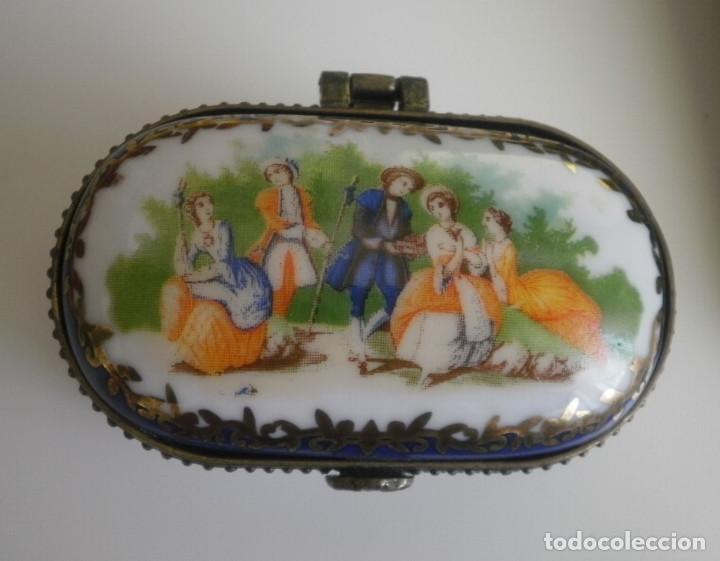 Antig&uuml;edades: Cajita de porcelana - Foto 3