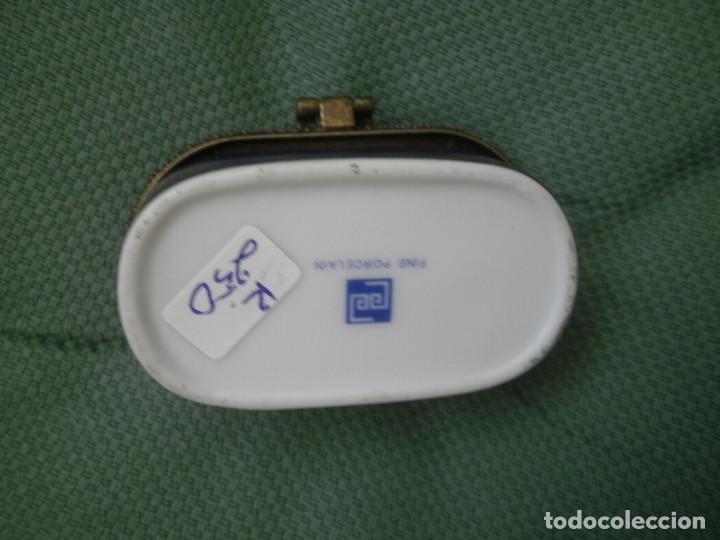 Antig&uuml;edades: Cajita de porcelana - Foto 5