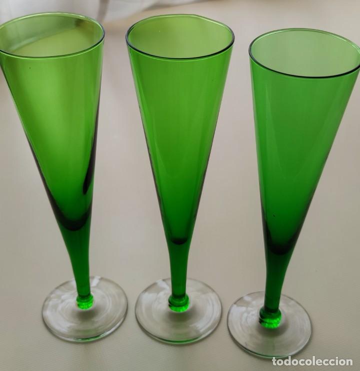 Antig&uuml;edades: COPAS DE CRISTAL SOPLADO TIPO FLAUTA - Foto 3