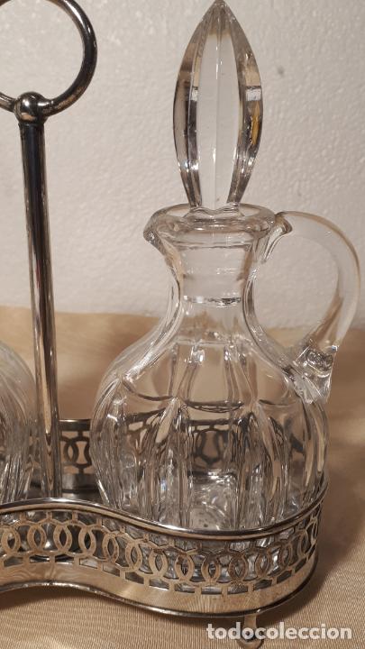 Antig&uuml;edades: Pareja de vinagreras de cristal - Foto 2