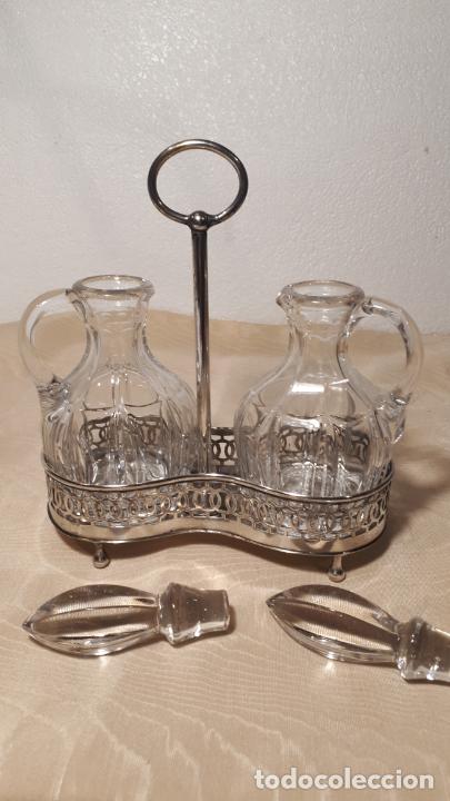 Antig&uuml;edades: Pareja de vinagreras de cristal - Foto 9