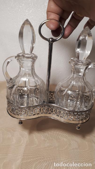 Antig&uuml;edades: Pareja de vinagreras de cristal - Foto 10