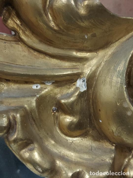 Antig&uuml;edades: Espejo en madera tallada y dorada - Foto 18