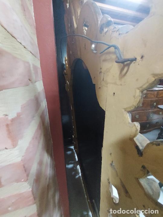 Antig&uuml;edades: Espejo en madera tallada y dorada - Foto 21