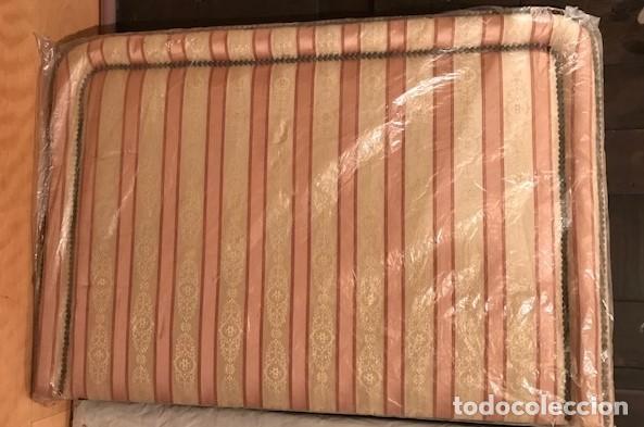 Antig&uuml;edades: CABECERO TAPIZADO CAPITONE - Foto 1