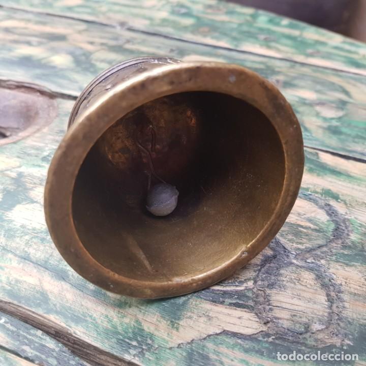 Antig&uuml;edades: PEQUE&Ntilde;A CAMPANA EN BRONCE - Foto 4