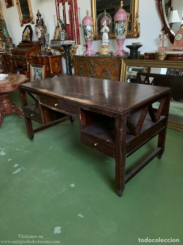 Antig&uuml;edades: GRAN MESA DE DESPACHO DE MADERA - Foto 1
