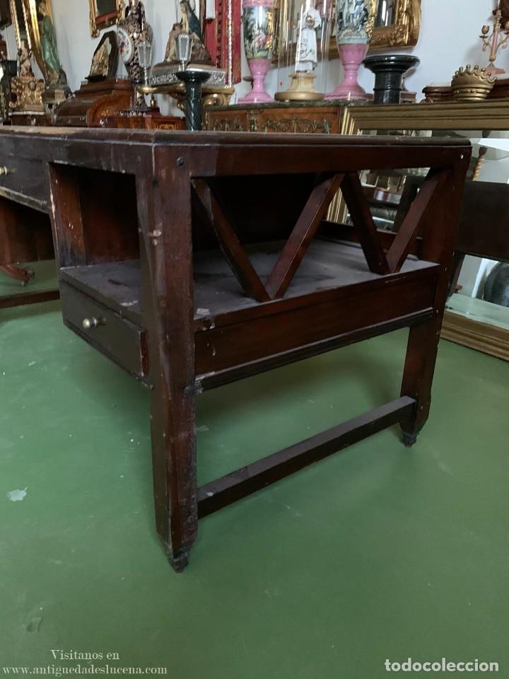 Antig&uuml;edades: GRAN MESA DE DESPACHO DE MADERA - Foto 3