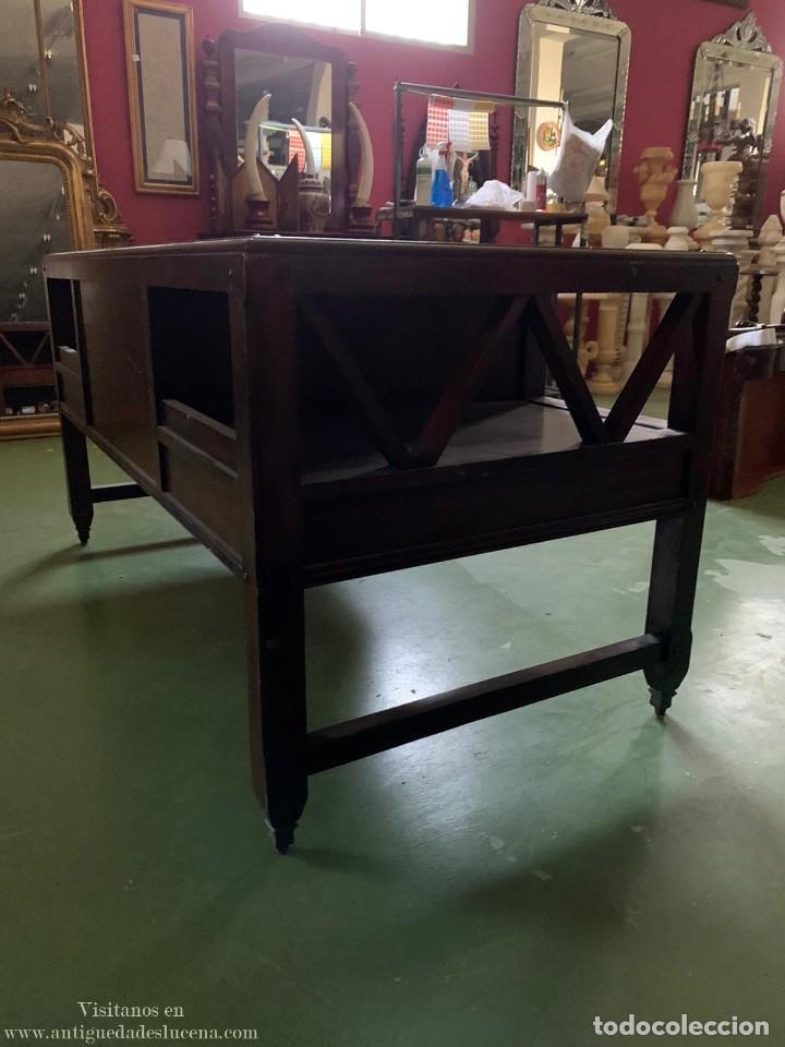 Antig&uuml;edades: GRAN MESA DE DESPACHO DE MADERA - Foto 5