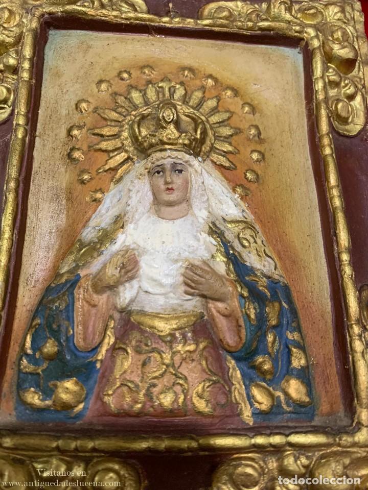 Antig&uuml;edades: RELIEVE VIRGEN DE PALIO PINTADA A MANO - Foto 2