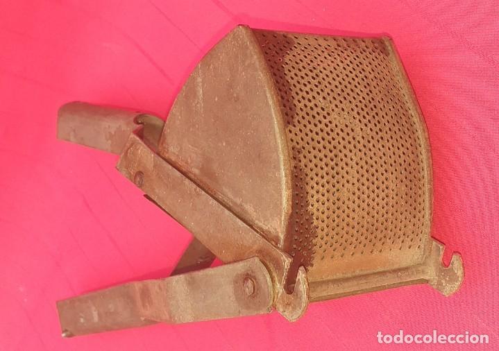 Antig&uuml;edades: ANTIGUO EXPRIMIDOR DE CARNE - Foto 3