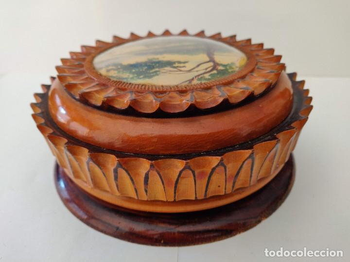 Antig&uuml;edades: Caja de madera - Foto 5