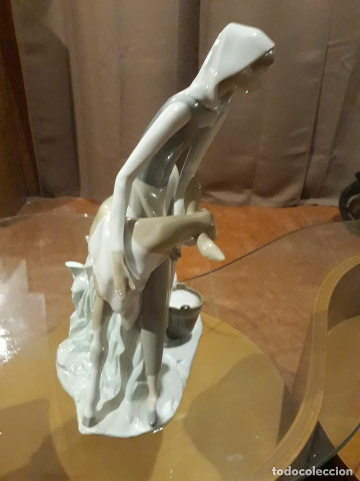 Antig&uuml;edades: FIGURA LLADR&Oacute; - Foto 3