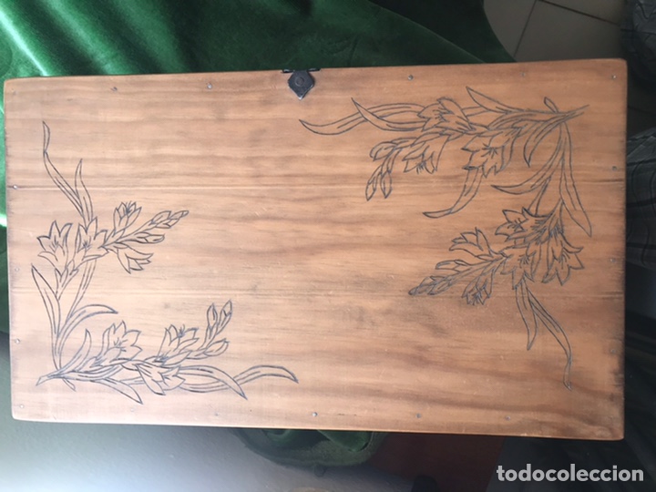 Antig&uuml;edades: Ba&uacute;l de madera labrado a mano - Foto 3