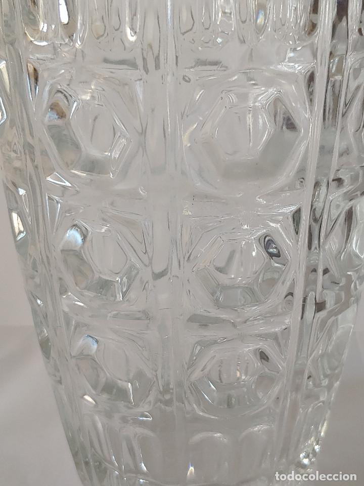 Antig&uuml;edades: JARRON DE CRISTAL TALLADO TRANSPARENTE - Foto 2