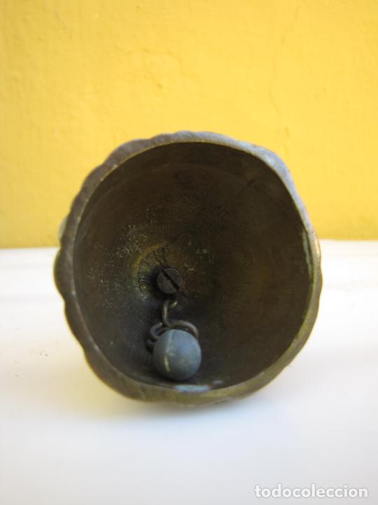 Antig&uuml;edades: 19.- Campanilla holandesa bronce - Foto 6
