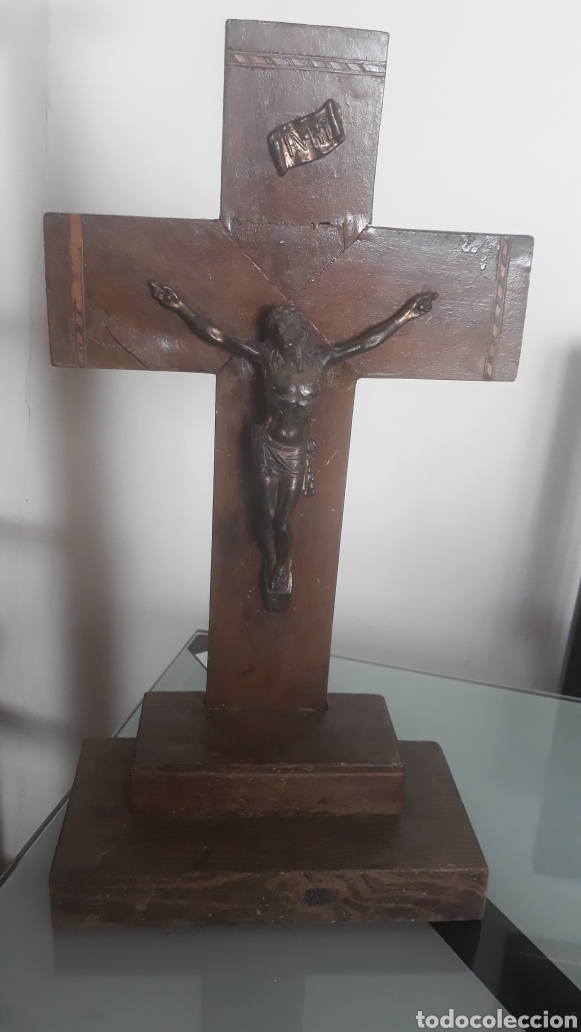 Antig&uuml;edades: Antiguo crucifijo con marqueter&iacute;a - Foto 1