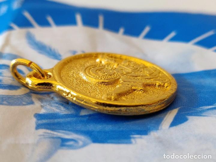 Antig&uuml;edades: Medalla Chapada en oro. - Foto 6