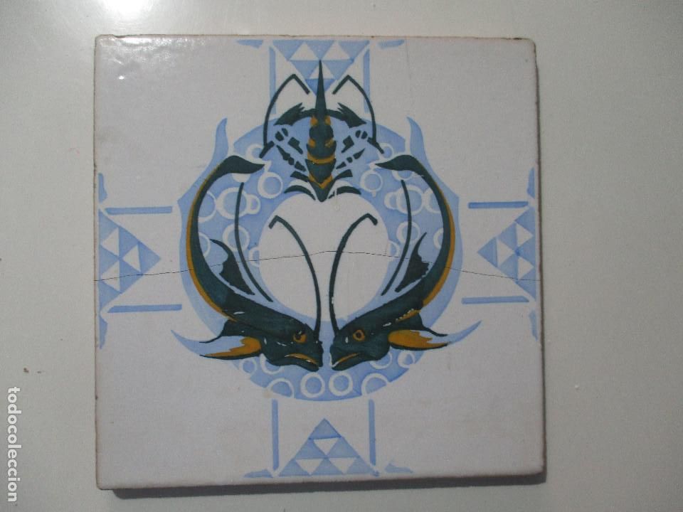 Antig&uuml;edades: Azulejo Modernista 1920 aprox - Foto 1