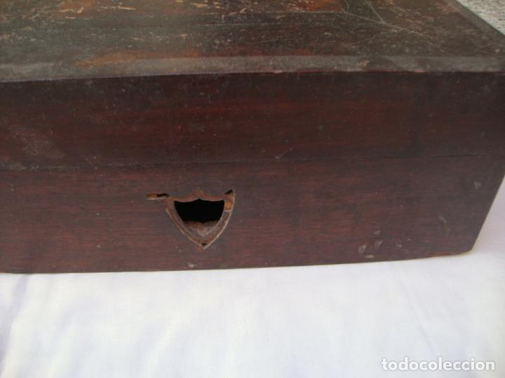 Antig&uuml;edades: caja de madera - Foto 3