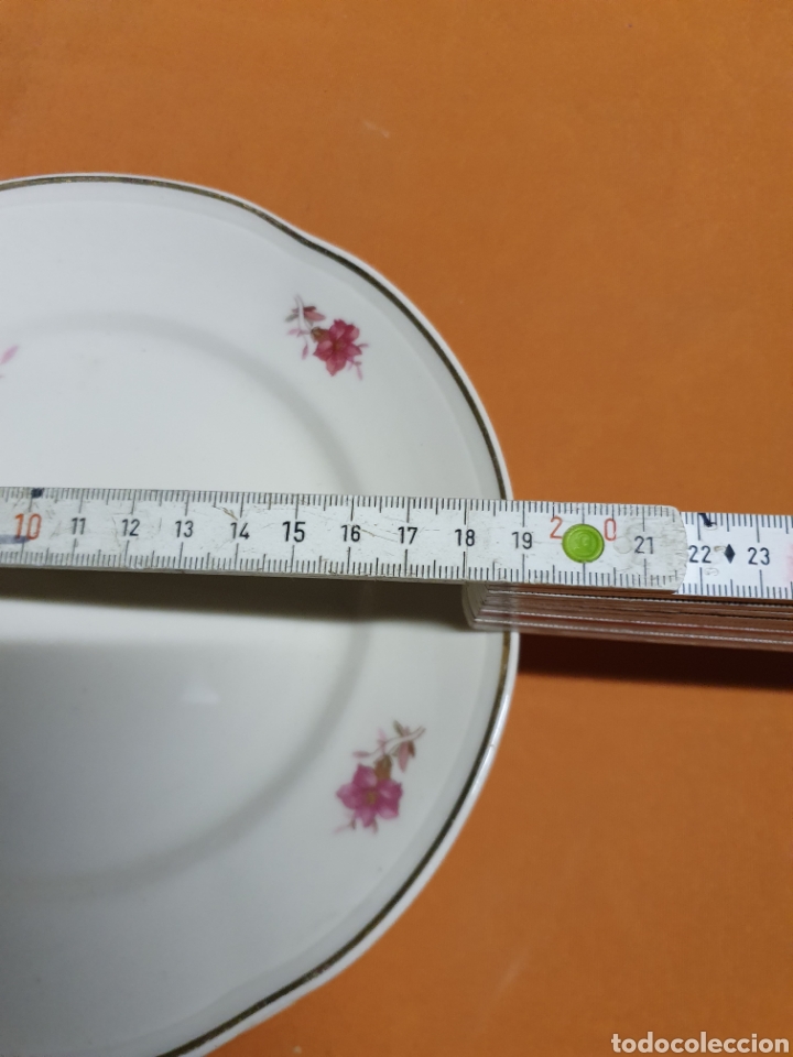 Antig&uuml;edades: 5 platos Porcelana - Foto 2