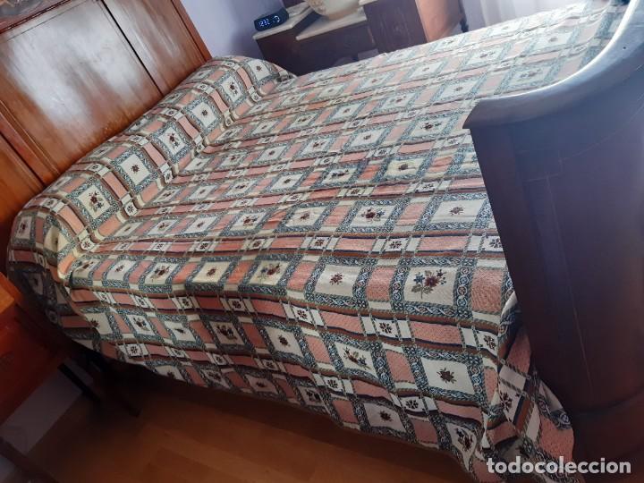 Antig&uuml;edades: COLCHA DE DOS CARAS PARA CAMA DE 150. - Foto 9