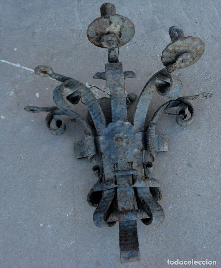 Antig&uuml;edades: Aplique de forja para restaurar - Foto 1