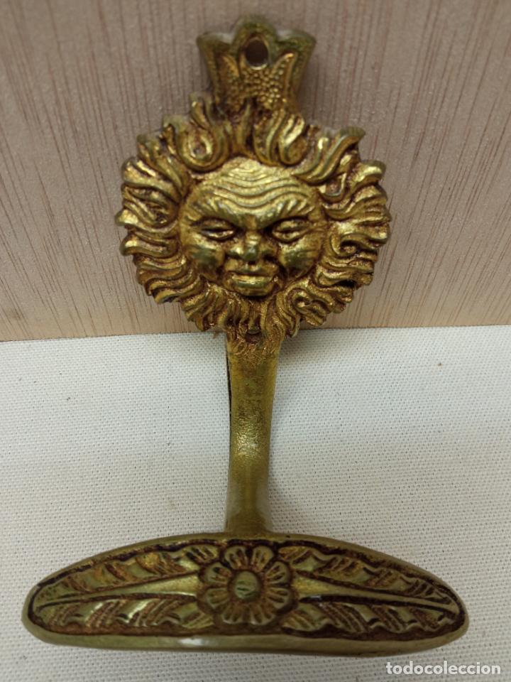 Antig&uuml;edades: Magnifico perchero antiguo de bronce - Sol - Foto 2