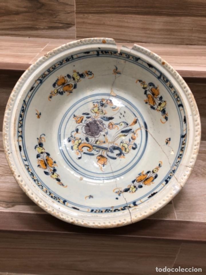 Antigüedades: ANTIGUO PLATO O CUENCO EN CERÁMICA DE TRIANA ( SEVILLA). Lote 249231880