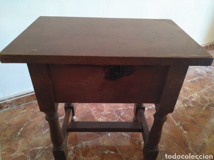 Antig&uuml;edades: Mesilla antigua de la mesa - Foto 5